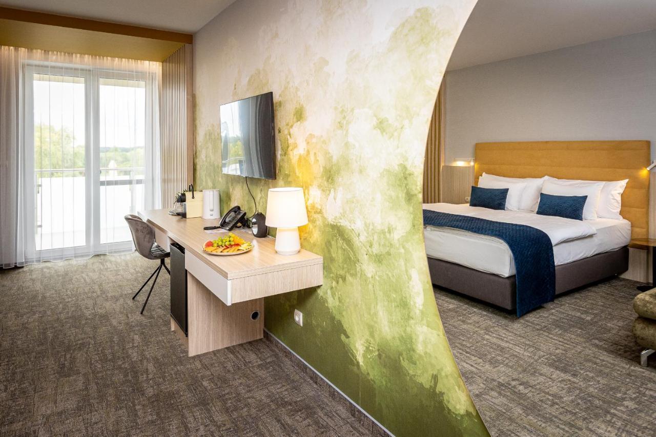 Nádas Tó Park Hotel Vasad Kültér fotó