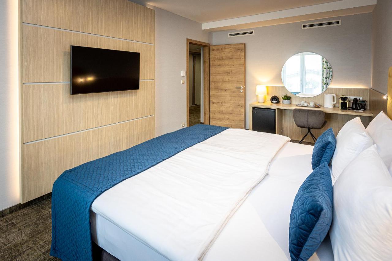 Nádas Tó Park Hotel Vasad Kültér fotó