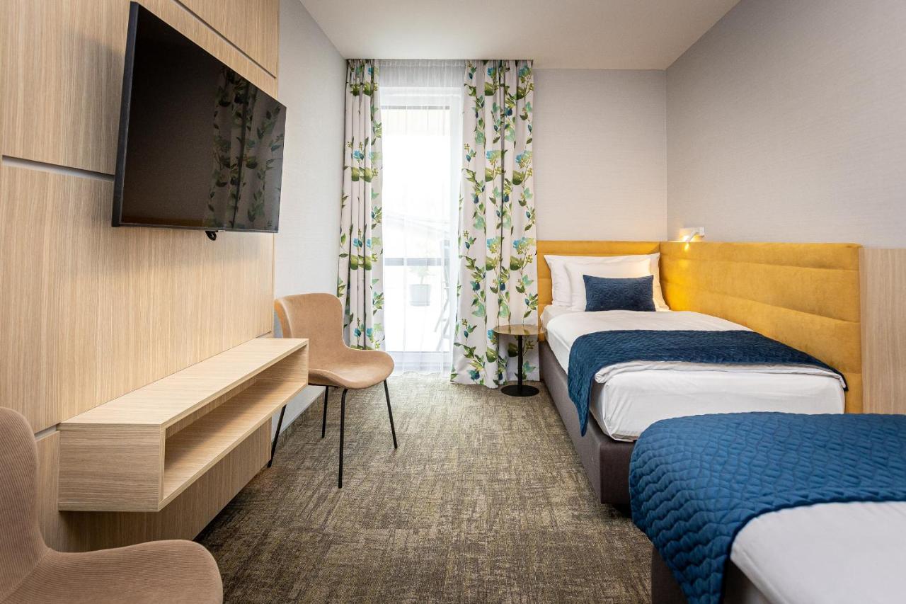 Nádas Tó Park Hotel Vasad Kültér fotó