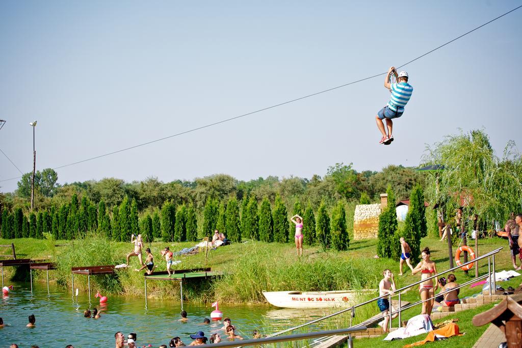 Nádas Tó Park Hotel Vasad Kültér fotó
