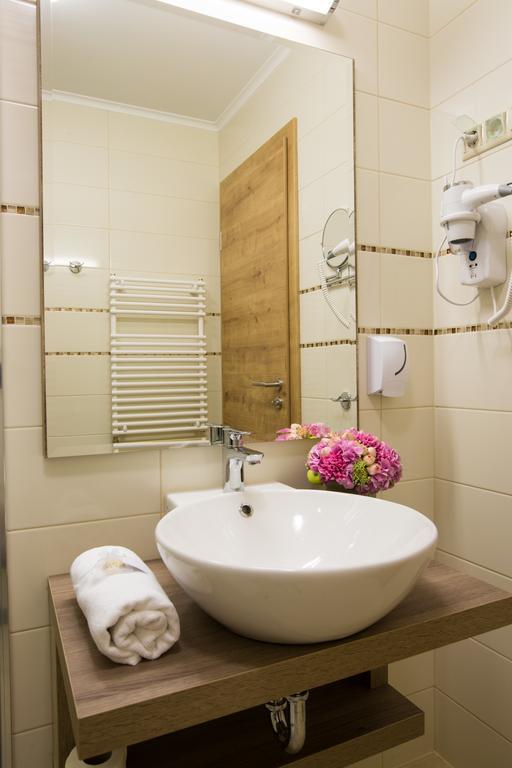 Nádas Tó Park Hotel Vasad Kültér fotó
