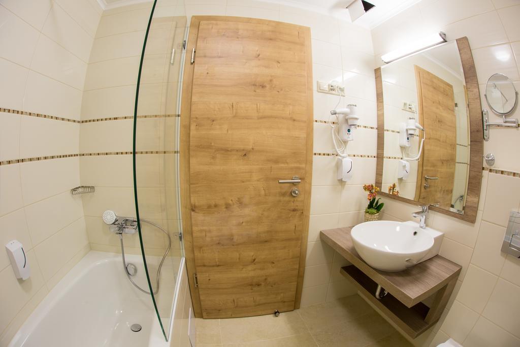 Nádas Tó Park Hotel Vasad Kültér fotó