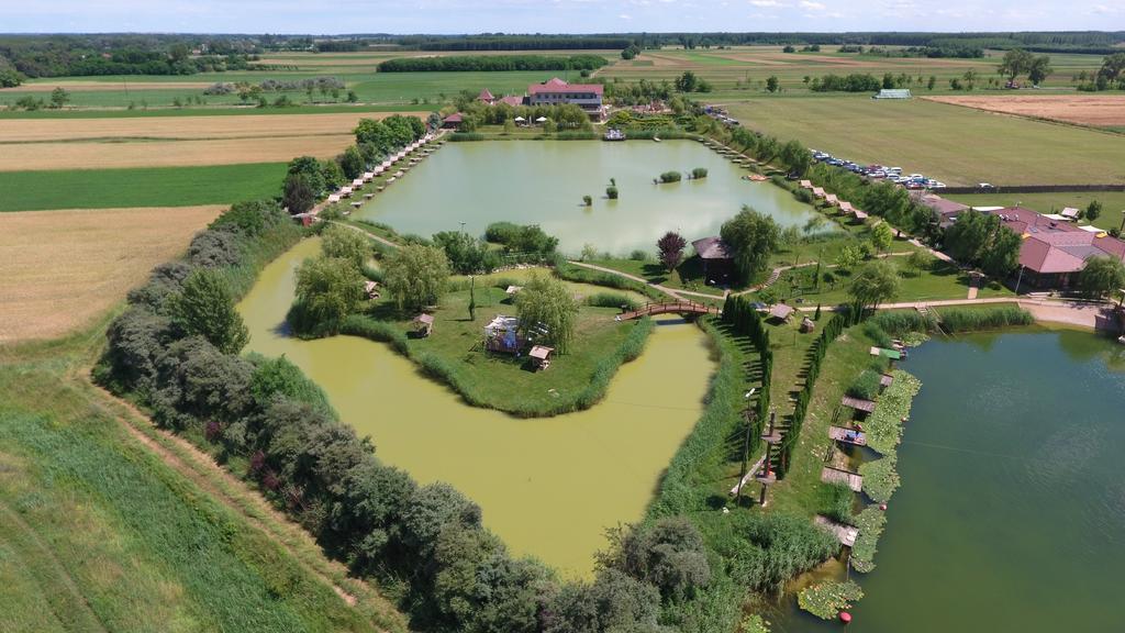 Nádas Tó Park Hotel Vasad Kültér fotó