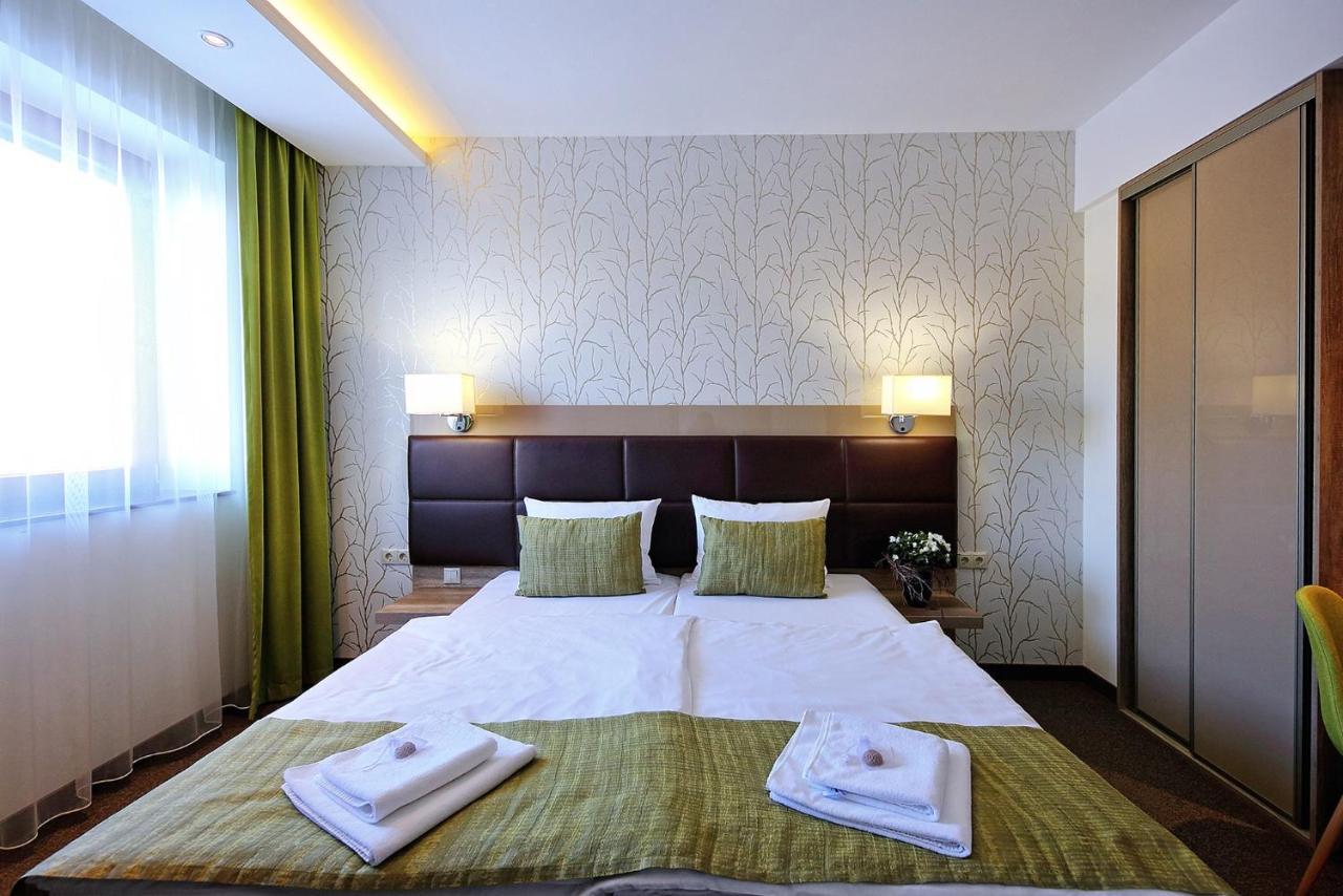 Nádas Tó Park Hotel Vasad Kültér fotó