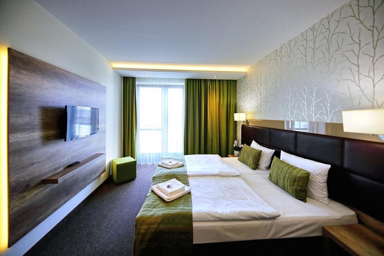 Nádas Tó Park Hotel Vasad Kültér fotó